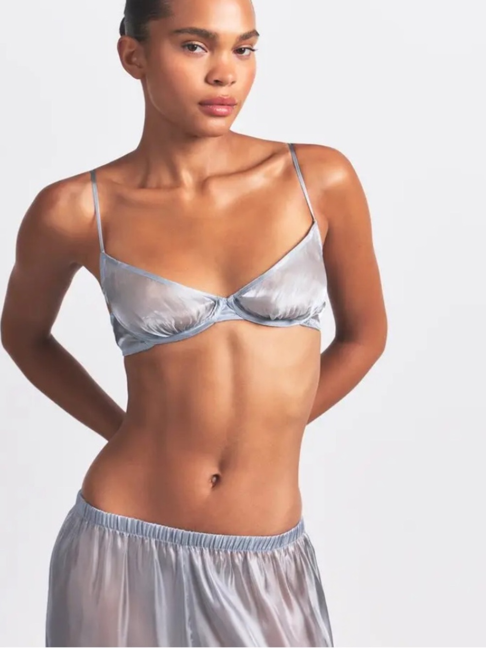 SKIMS NWT Liquid Organza Scoop Bra - Mirror